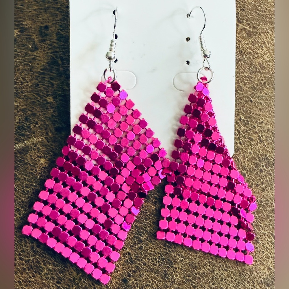Fashion Jewelry Hook Dangling Metal Earrings Hot Pink New